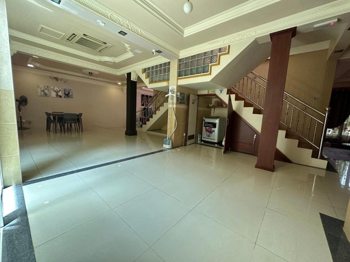 Seladah Stay Kuching Extérieur photo