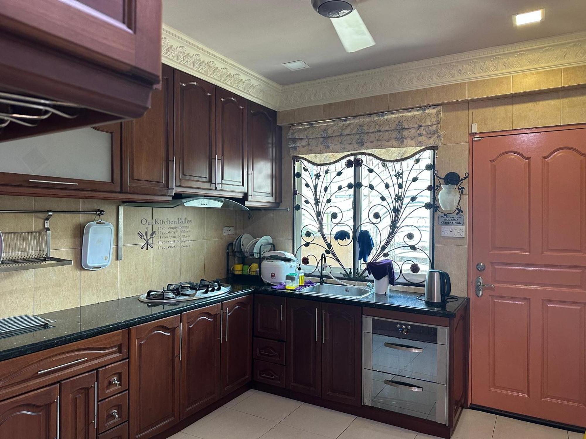 Seladah Stay Kuching Extérieur photo