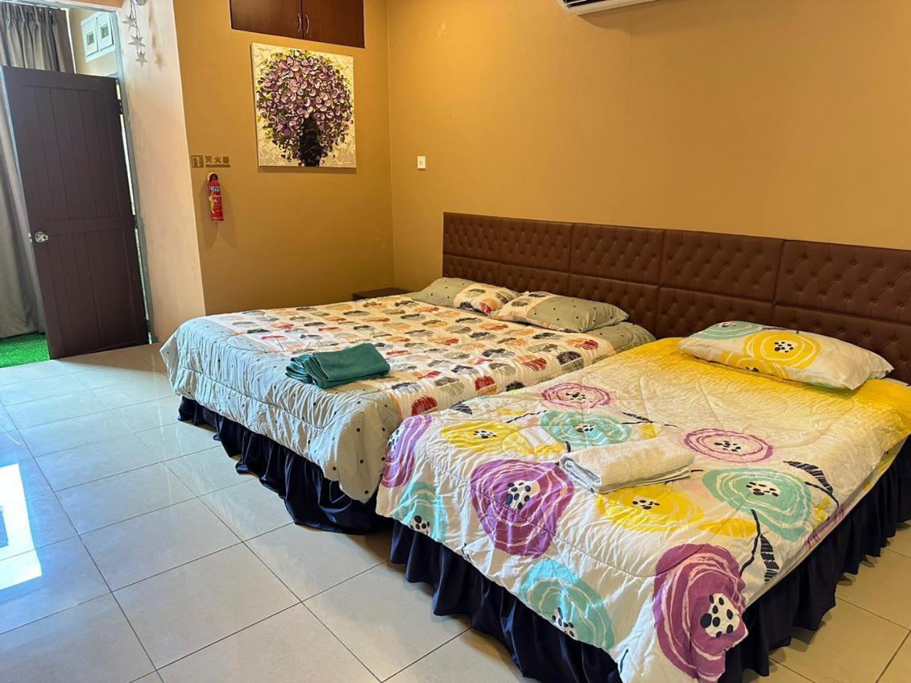 Seladah Stay Kuching Extérieur photo