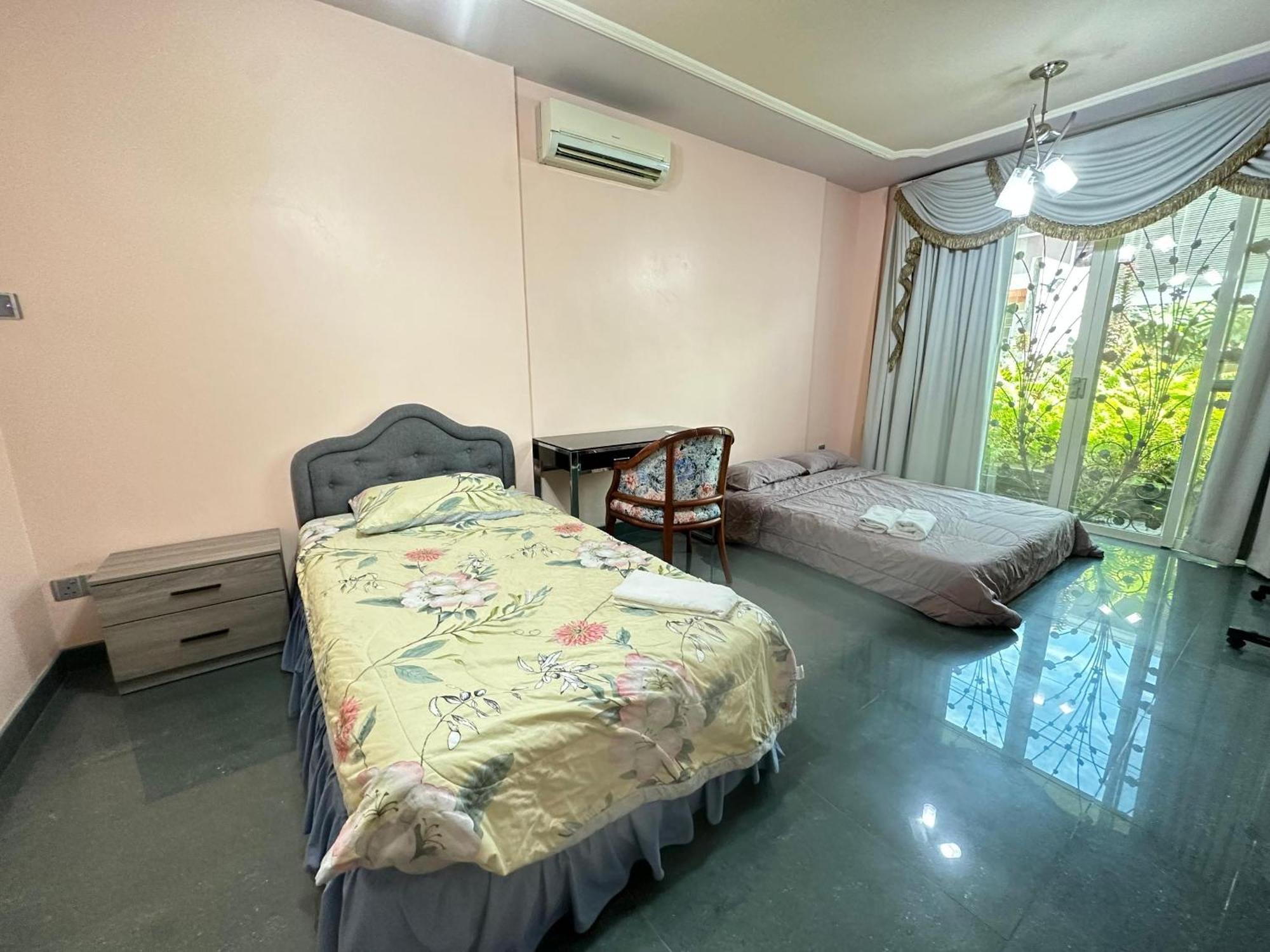 Seladah Stay Kuching Extérieur photo