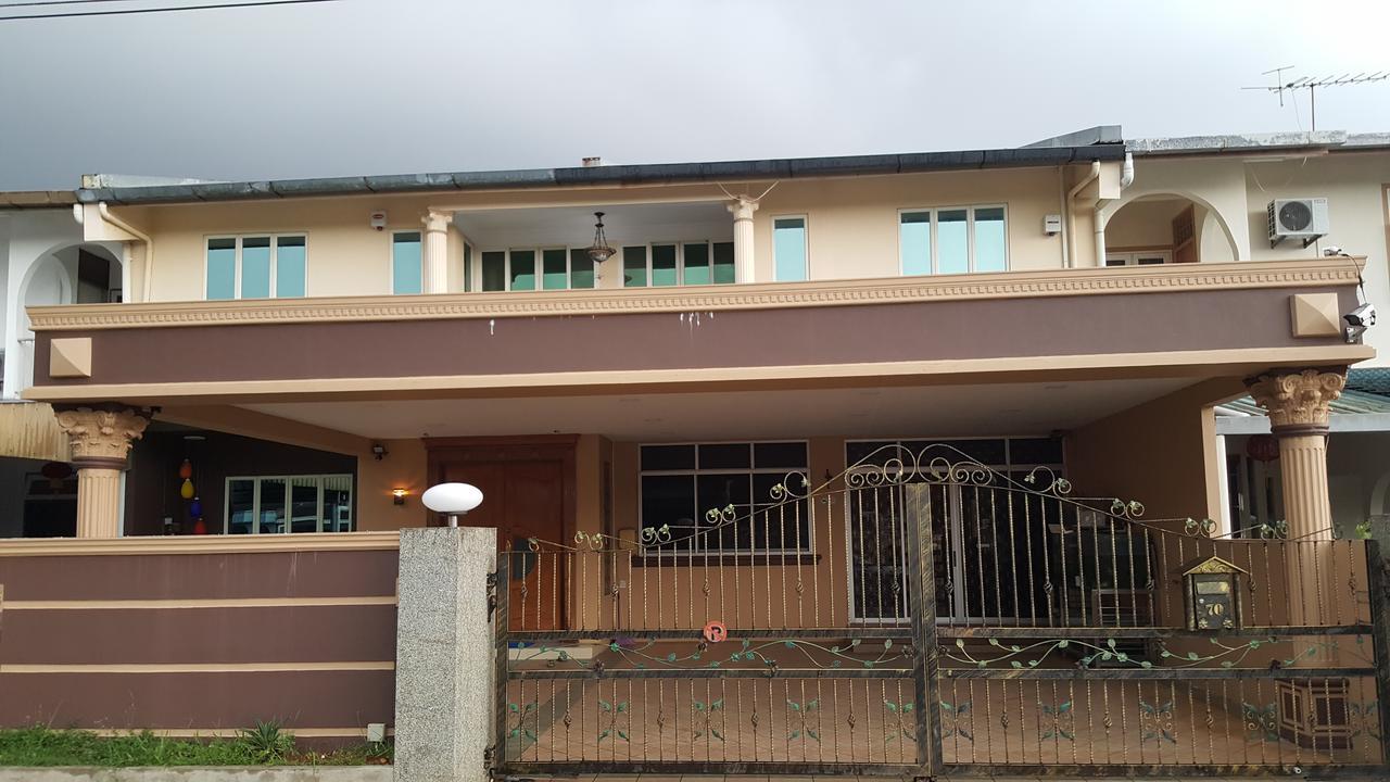 Seladah Stay Kuching Extérieur photo